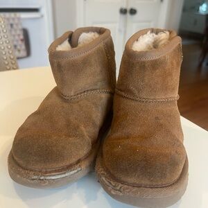 UGG Kids Classic Short Boots Chestnut Size 10